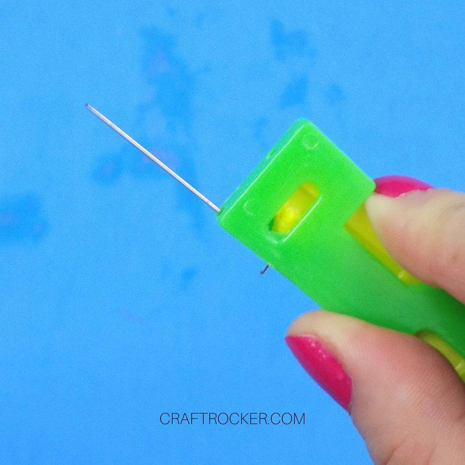 Close Up of Needle in Automatic Needle Threader - Craft Rocker