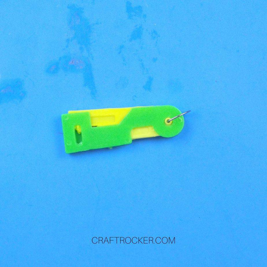 Green and Yellow Automatic Needle Threader - Craft Rocker