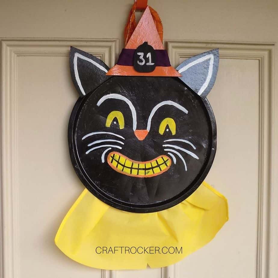 Vintage Halloween Pizza Pan Wreath on Door - Craft Rocker