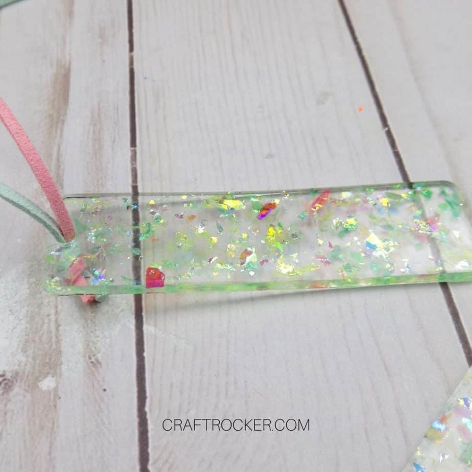 easy resin bookmarks