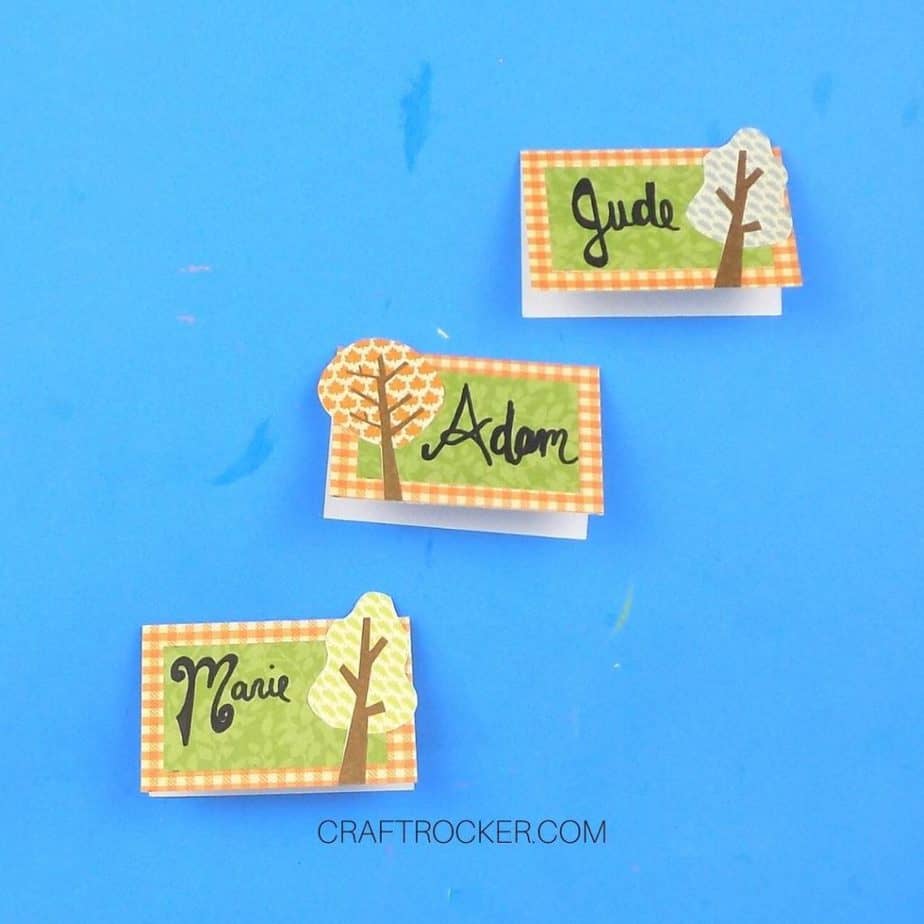 Plaid Thanksgiving Place Cards with Names on Them - Craft Rocker