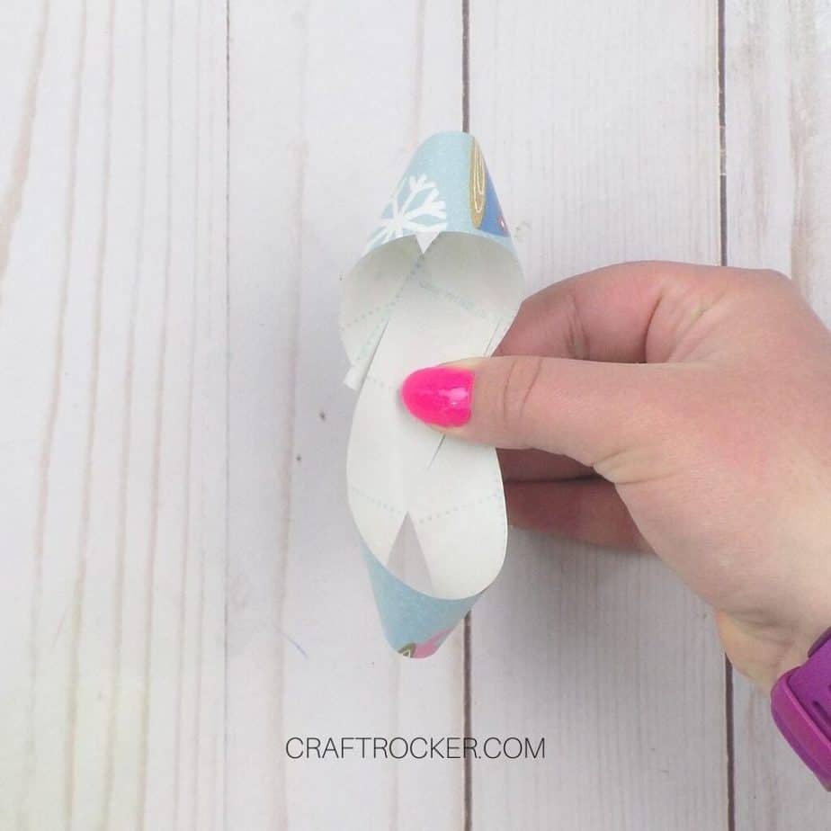 How to Make a Bow out of Wrapping Paper - Craft Rocker