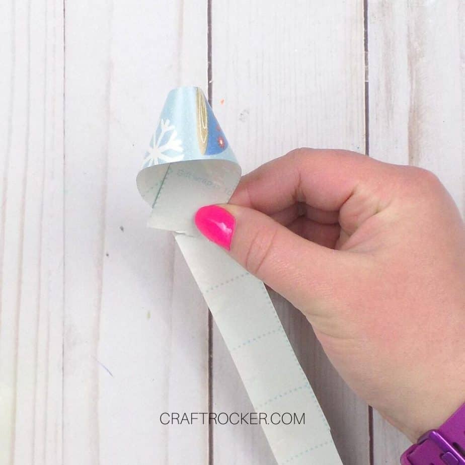 How to make a store bow with wrapping paper